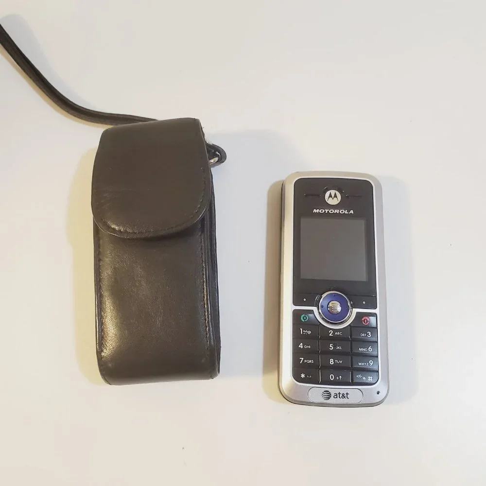 Motorola Vintage Cellphone C168 with Phone case